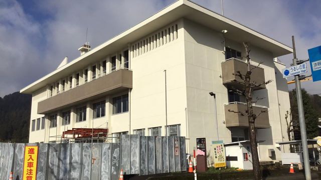 現在は見事にリニューアルした河和田公民館の貴重な「改修中」写真