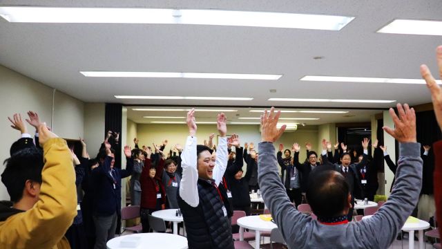 今日1日のシメも「笑いの三笑」でワーっハッハッ!